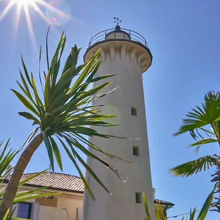 In A Modern Coastal Building Διαμέρισμα *